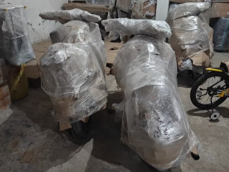 Two-wheelers, fully packed